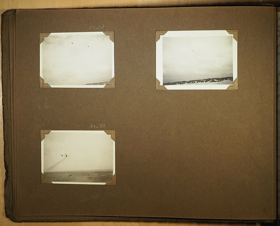 File:Ledure album vol a voile 08.jpg